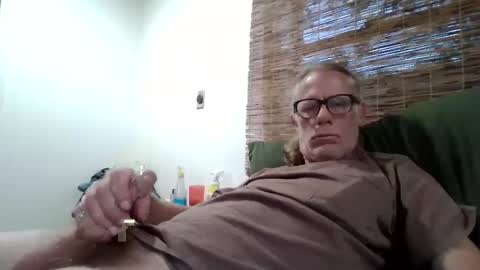 Snapshot of jizzmitten5 chatting on 10.02.25 jizzmitten5 online show from 10.02.25