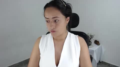Julieta online show from 04.21.26