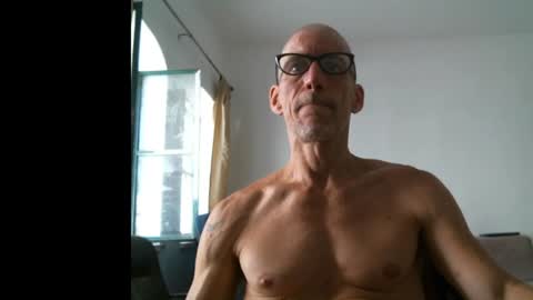Snapshot of jlmbud chatting on 08.01.26 jlmbud online show from 08.01.26