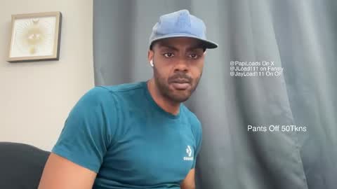 Snapshot of jloads_ chatting on 11.23.25 Jay Load online show from 11.23.25