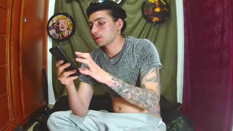 Miguel    ONLYFANS   THECRAZYADAM online show from 04.18.26