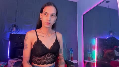 Snapshot of joaisaza chatting on 12.26.24 Joa Isaza     online show from 12.26.24