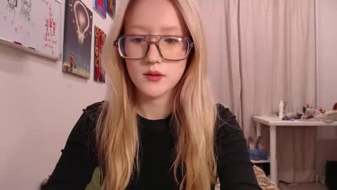 joan_kiss online show from 09.27.25