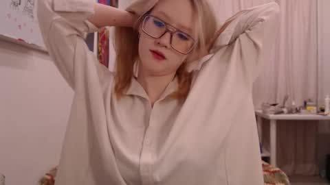 joan_kiss online show from 10.18.25