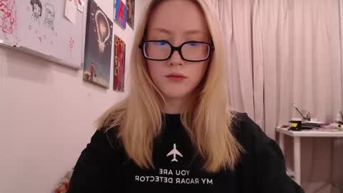 joan_kiss online show from 11.26.25