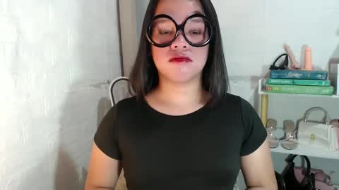 Joana online show from 12.21.24