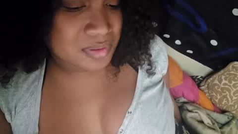 JoanieluvschachiTrans-Girl online show from 10.24.25