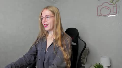 joann_shermann online show from 09.18.25