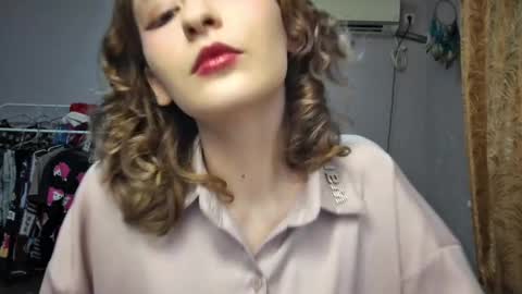 Joannatompson online show from 01.24.25