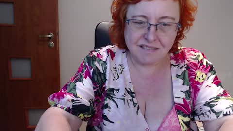 Snapshot of joannaandneighbour chatting on 12.03.24 Joanna and Greg online show from 12.03.24