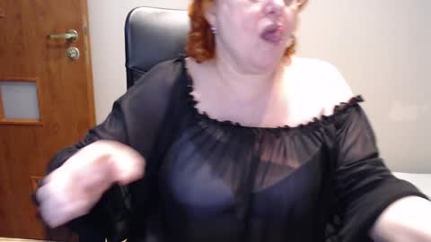 Snapshot of joannaandneighbour chatting on 12.11.24 Joanna and Greg online show from 12.11.24