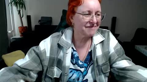 Snapshot of joannaandneighbour chatting on 03.18.26 Joanna and Greg online show from 03.18.26