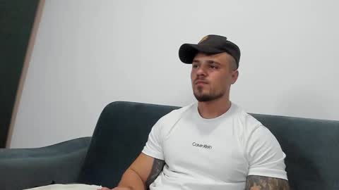 Snapshot of jodogs chatting on 02.08.25 Tiberius online show from 02.08.25