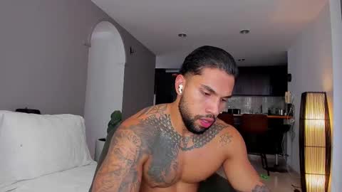 joe_esthetic online show from 10.08.25