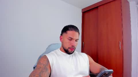Snapshot of joe_esthetic chatting on 06.08.26 joe_esthetic online show from 06.08.26