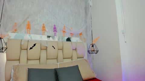 Johan  online show from 10.23.25