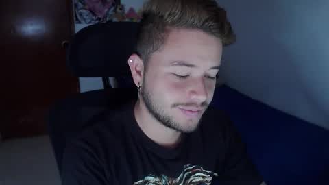 JOHAN independient model online show from 11.14.25