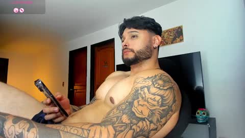 Snapshot of johatsu chatting on 01.08.25 King - online show from 01.08.25