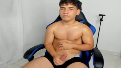 Snapshot of johhan_bigcock chatting on 07.10.26 Hello my name is John I am 19 years old. online show from 07.10.26