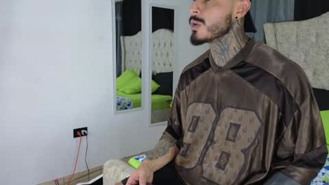 John  online show from 02.05.25