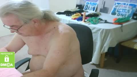 Snapshot of john_little_one chatting on 01.29.25 JOHN online show from 01.29.25