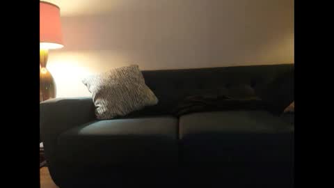 Snapshot of johneelicks chatting on 10.05.25 Johnee online show from 10.05.25