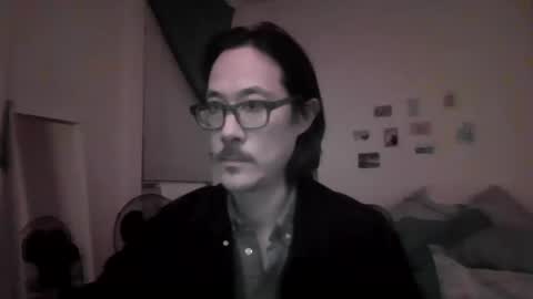 Snapshot of johneelicks chatting on 11.08.25 Johnee online show from 11.08.25