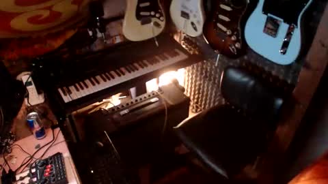 Snapshot of johnfeelgood004 chatting on 12.01.25 johnfeelgood004 online show from 12.01.25