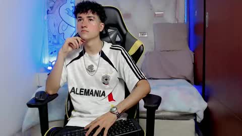 johnny_cagee online show from 10.17.25