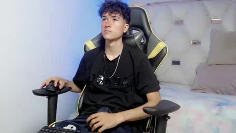 johnny_cagee online show from 11.11.25