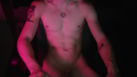 Snapshot of johnny_positive chatting on 10.03.25 Johnny online show from 10.03.25