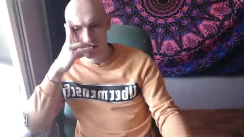 Snapshot of johnny_positive chatting on 10.10.25 Johnny online show from 10.10.25