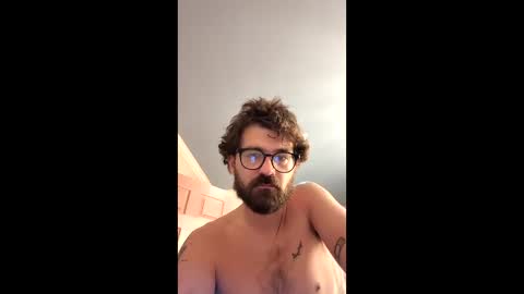 Snapshot of johnnybegood125421 chatting on 03.15.26 johnnybegood125421 online show from 03.15.26