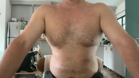 Snapshot of johnnyblueskies chatting on 10.12.25 Johnny Blue Eyes online show from 10.12.25