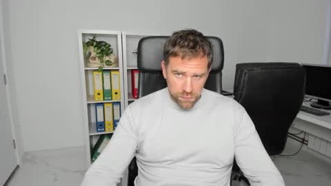 johnnydough82 online show from 12.04.24