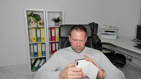 johnnydough82 online show from 12.24.24