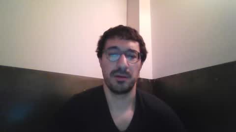 Snapshot of johnparis7575 chatting on 01.10.25 Johnfrench online show from 01.10.25