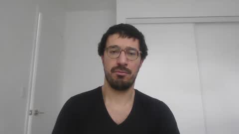 Snapshot of johnparis7575 chatting on 01.12.25 Johnfrench online show from 01.12.25