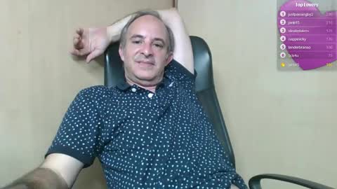 Snapshot of johnq_23 chatting on 12.13.24 John online show from 12.13.24
