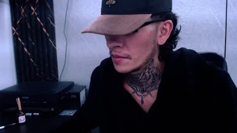 Snapshot of johnsonisaac94_ chatting on 02.14.25 johnsonisaac94 online show from 02.14.25