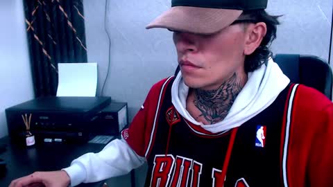 Snapshot of johnsonisaac94_ chatting on 02.16.25 johnsonisaac94 online show from 02.16.25