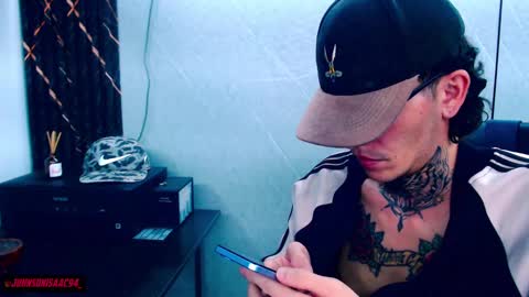 Snapshot of johnsonisaac94_ chatting on 02.25.25 johnsonisaac94 online show from 02.25.25