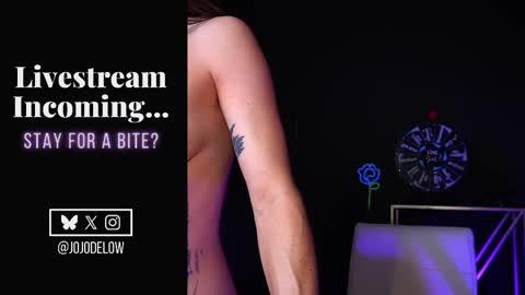 Snapshot of jojodelow chatting on 09.15.25    online show from 09.15.25