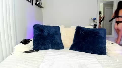 Snapshot of jojodelow chatting on 09.23.25    online show from 09.23.25