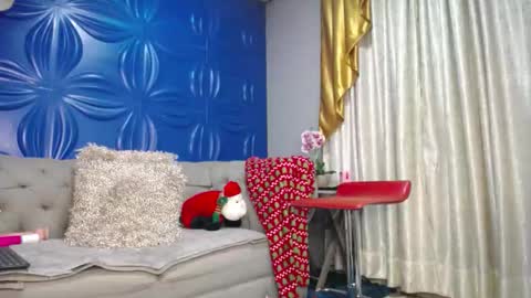Snapshot of jolieduvalle chatting on 12.16.25 Jolie online show from 12.16.25