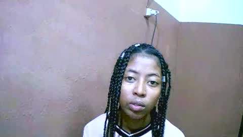 joliekah27 online show from 02.28.25