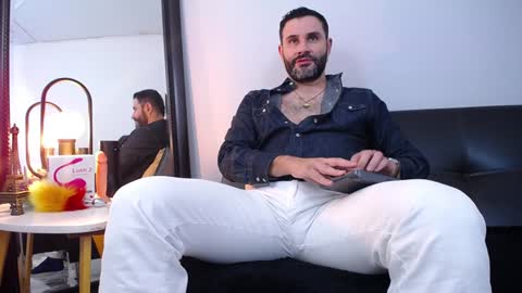  JONAS BEARD  online show from 01.04.25