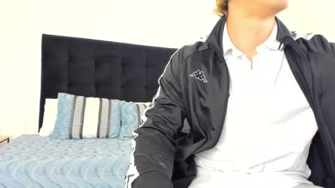 Jonathan Danielss  online show from 02.04.25