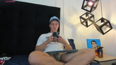 Jonathan Danielss  online show from 03.05.25