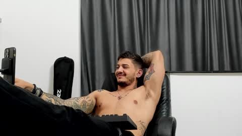 Snapshot of jonnyporn1 chatting on 02.03.25 jonnyporn1 online show from 02.03.25